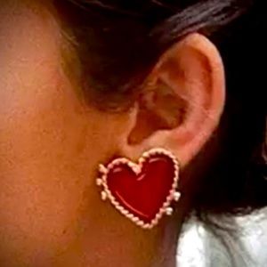 Red hot heart earrings ❤️